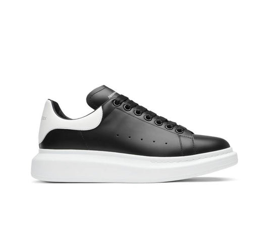 AM Oversized Sneaker “Black White”