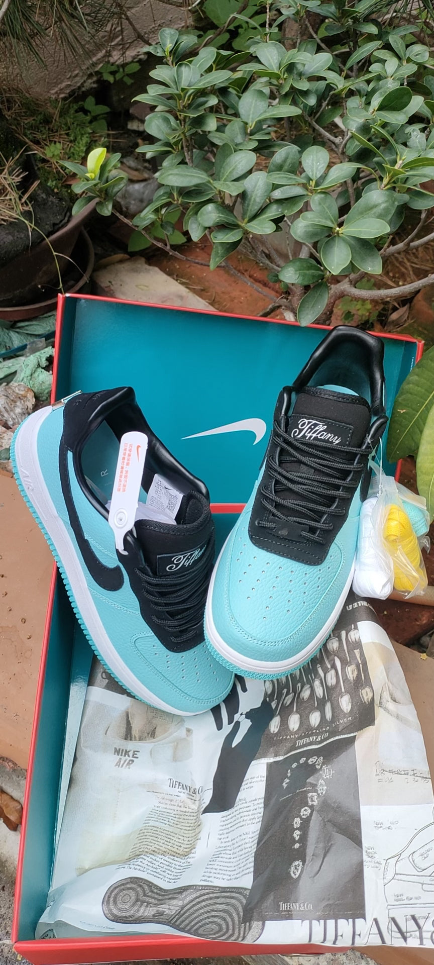 *CUSTOM* Tiffany & CO x AF 1’s